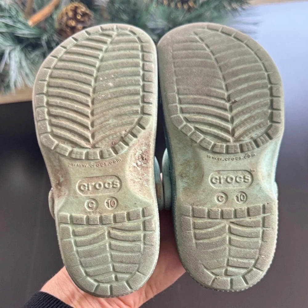 CROCS shiny teal